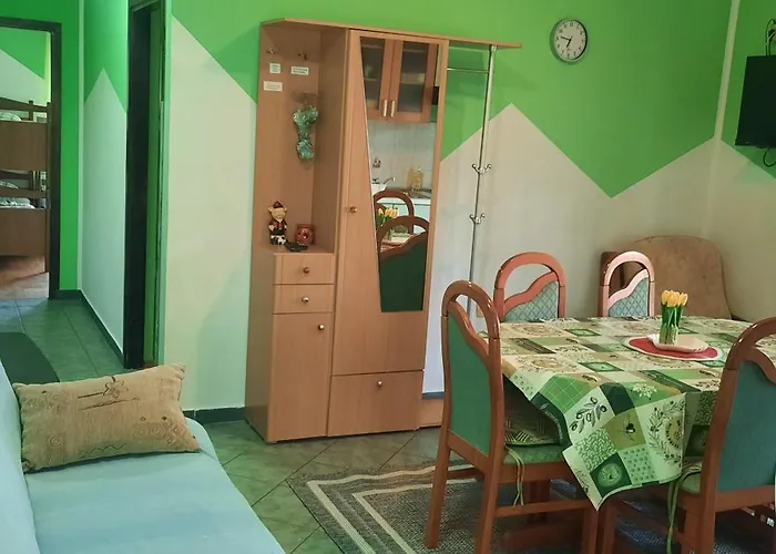 Апартаменты Jenny I Tania *