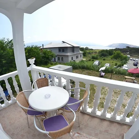 Jenny I Tania Apartment Lopar